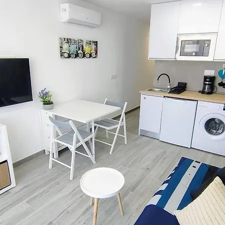 Apartment Blue 335 *
